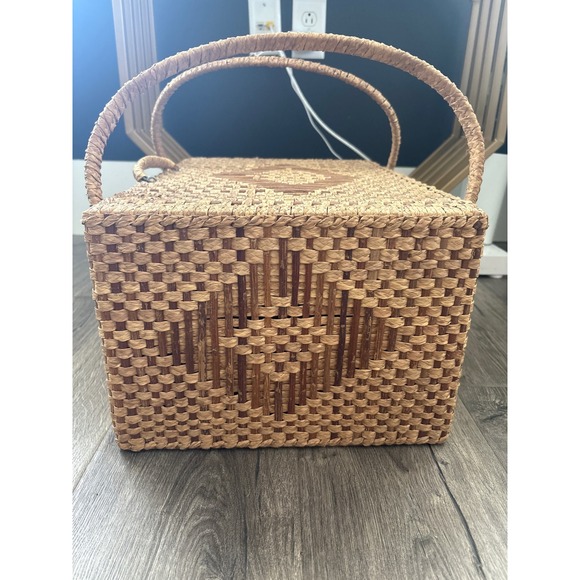 Vintage Mid Century Woven Wicker Picnic Basket Storage Trunk Boho Rattan - Picture 3 of 9